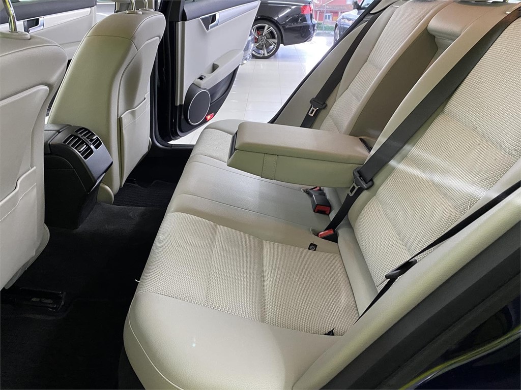 Foto 17 MERCEDES C220