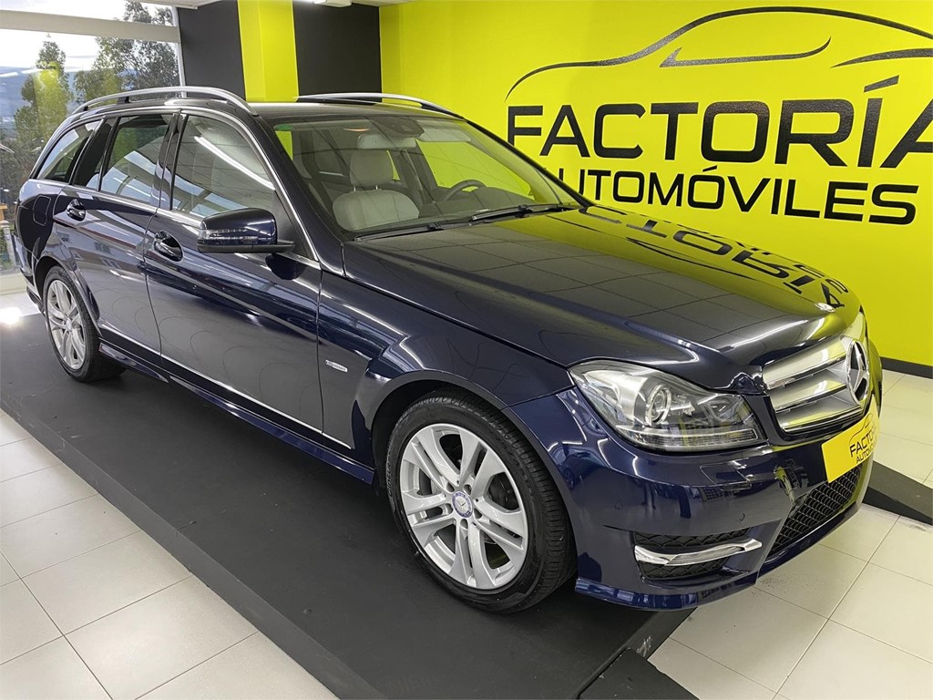 Foto 1 MERCEDES C220
