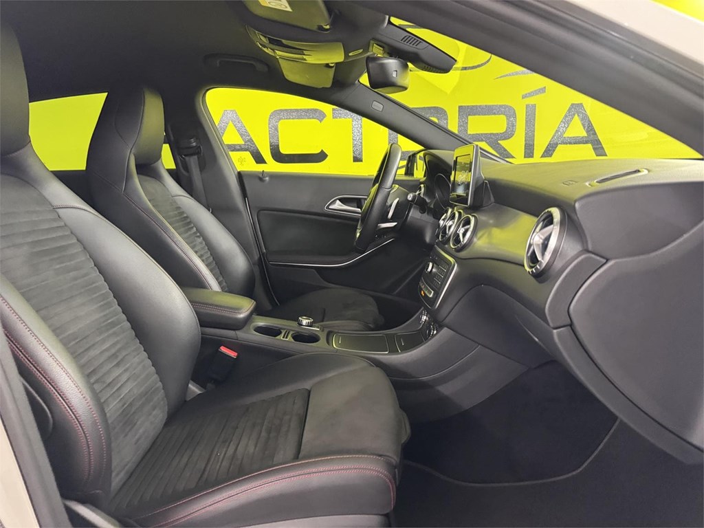 Foto 23 MERCEDES CLA 220 d AMG 