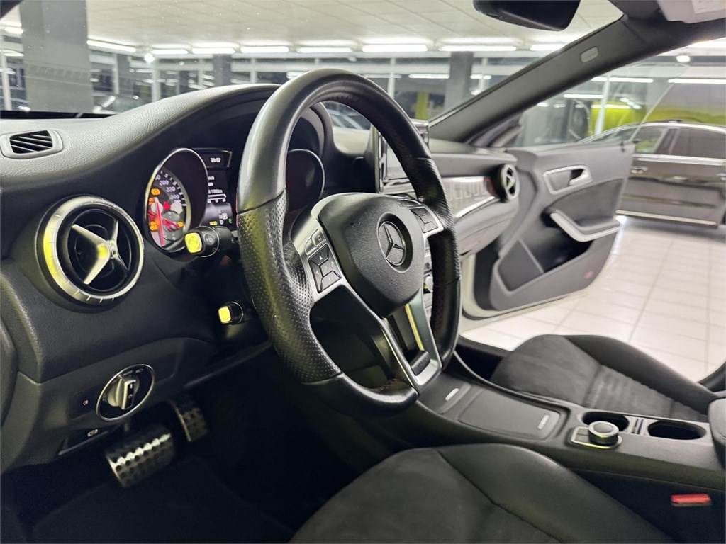 Foto 43 MERCEDES CLA 