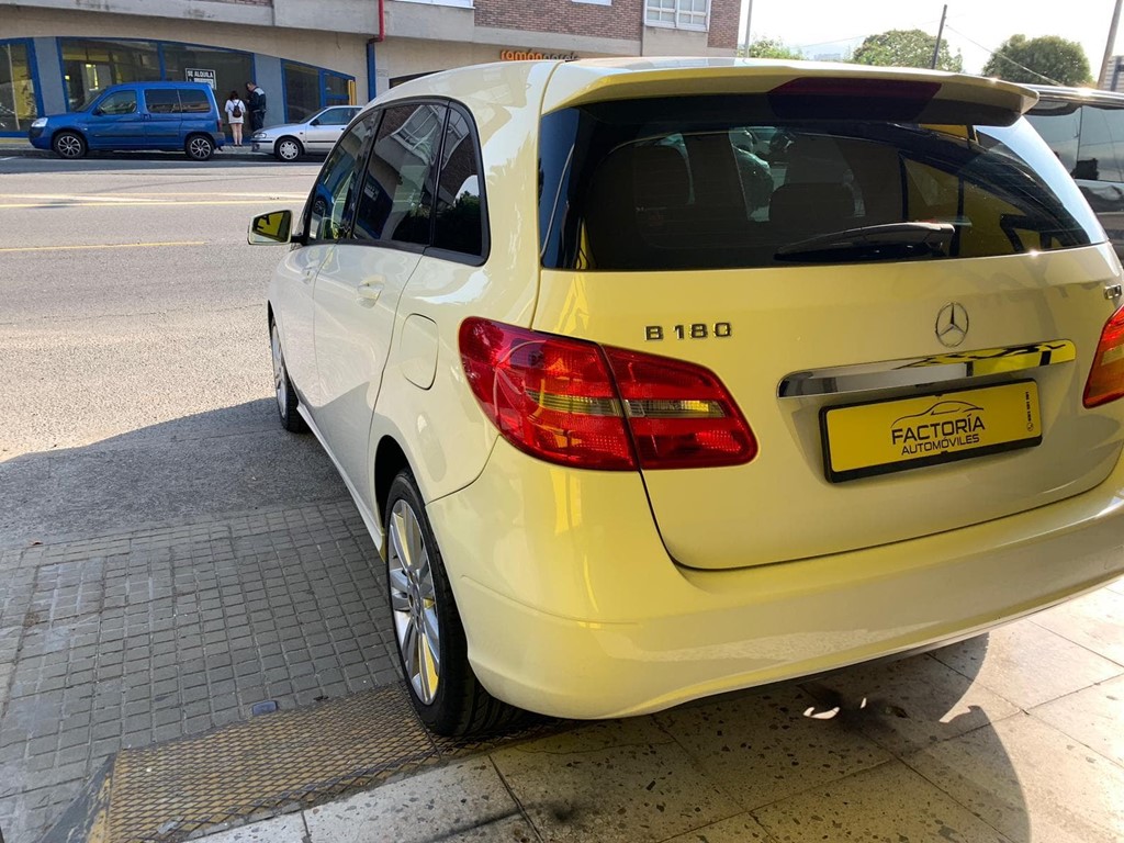 Foto 2 MERCEDES CLASE B 180 SPORT