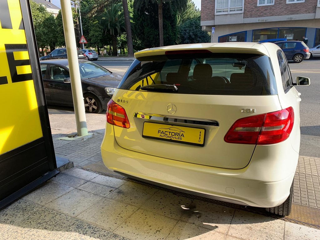 Foto 4 MERCEDES CLASE B 180 SPORT