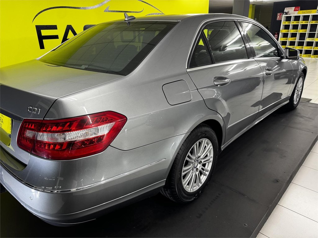 Foto 16 MERCEDES CLASE E220 CDI 