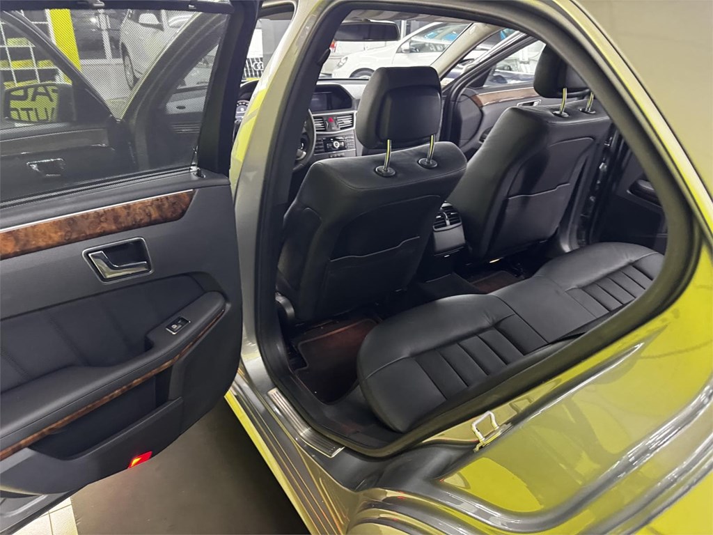 Foto 46 MERCEDES CLASE E220 CDI 