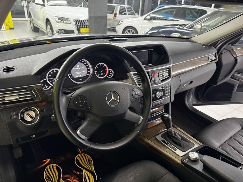 Foto 55 MERCEDES CLASE E220 CDI 