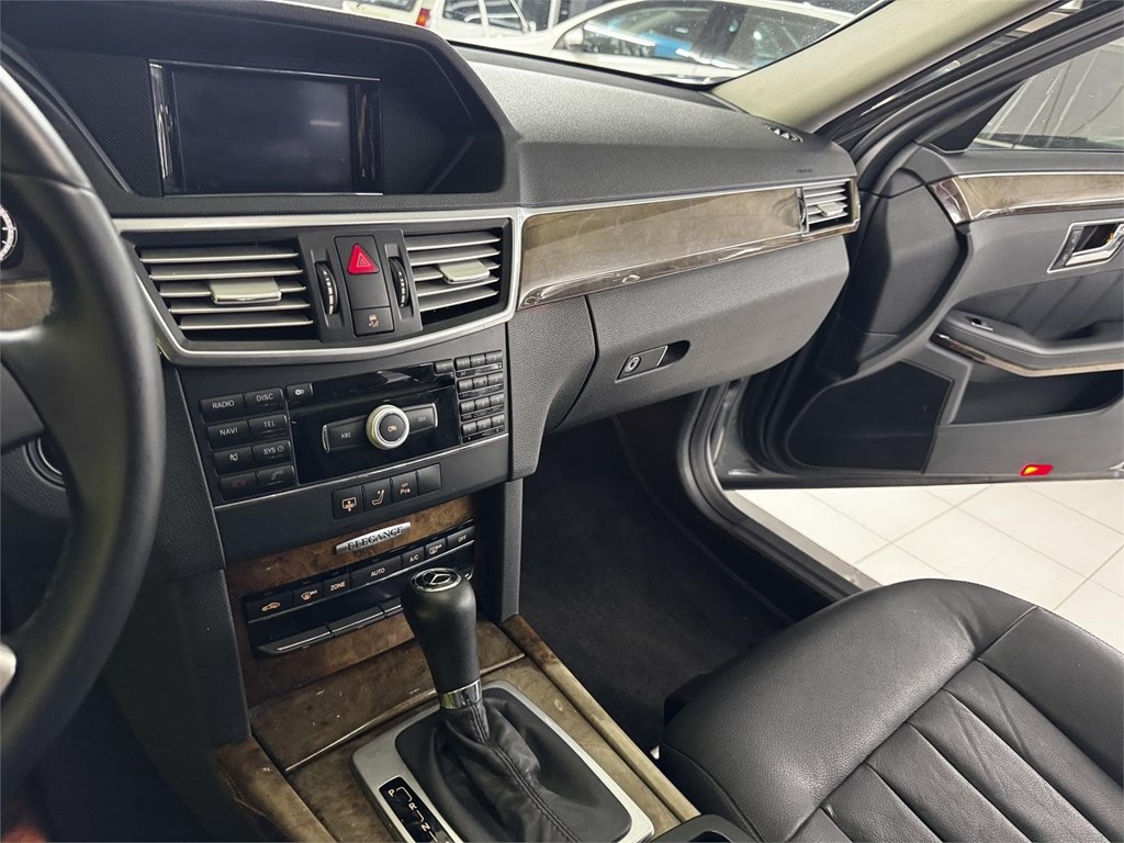 Foto 58 MERCEDES CLASE E220 CDI 