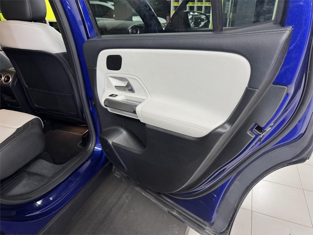 Foto 40 MERCEDES GLB 200 cdi AMG