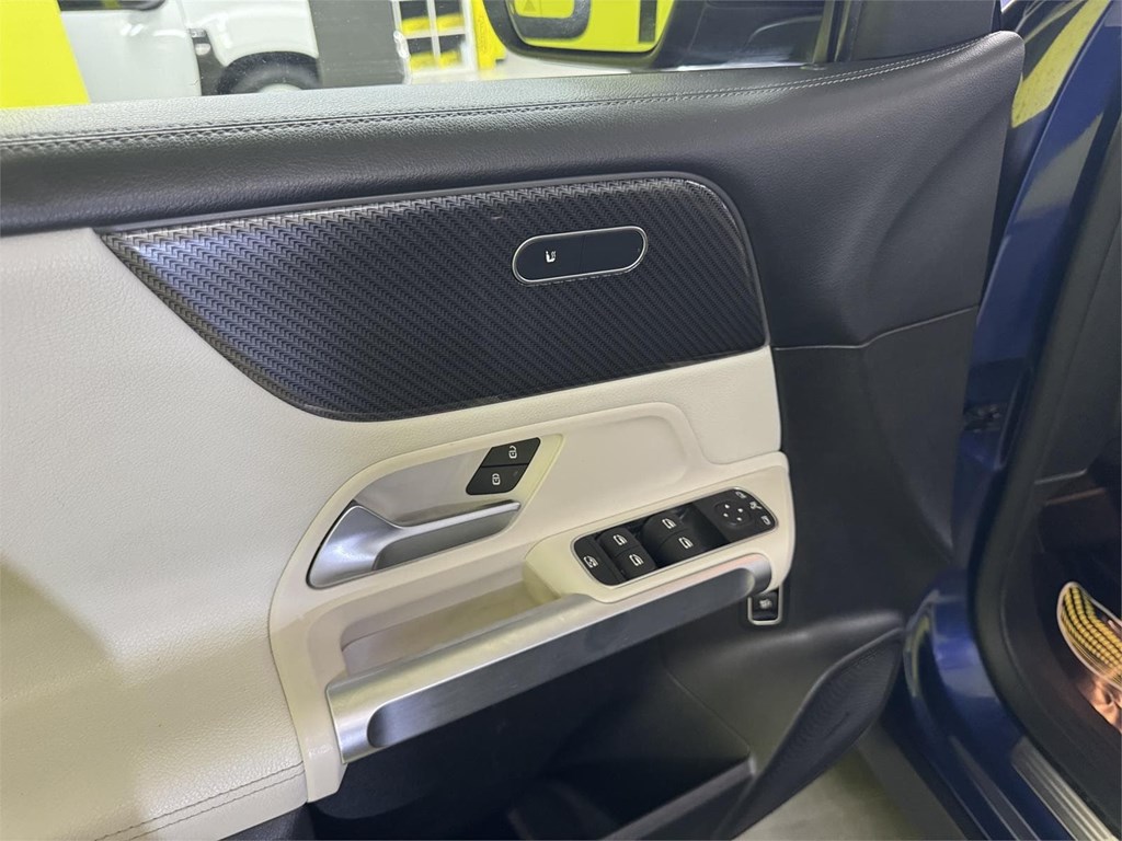 Foto 48 MERCEDES GLB 200 cdi AMG
