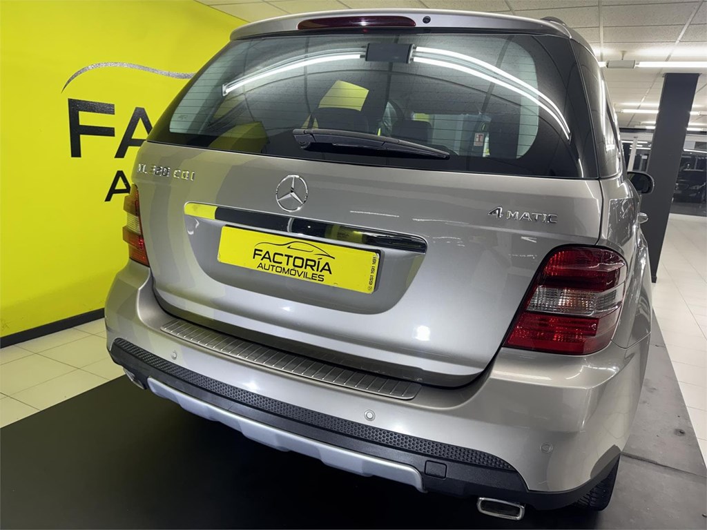 Foto 10 MERCEDES ML 320 