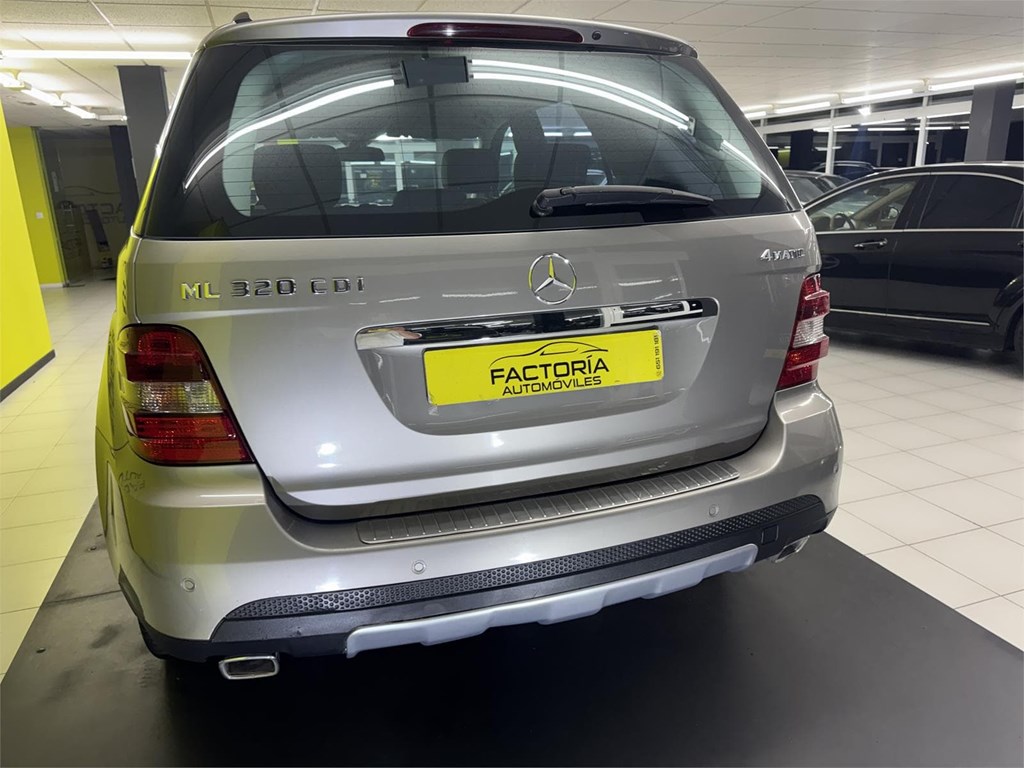 Foto 12 MERCEDES ML 320 