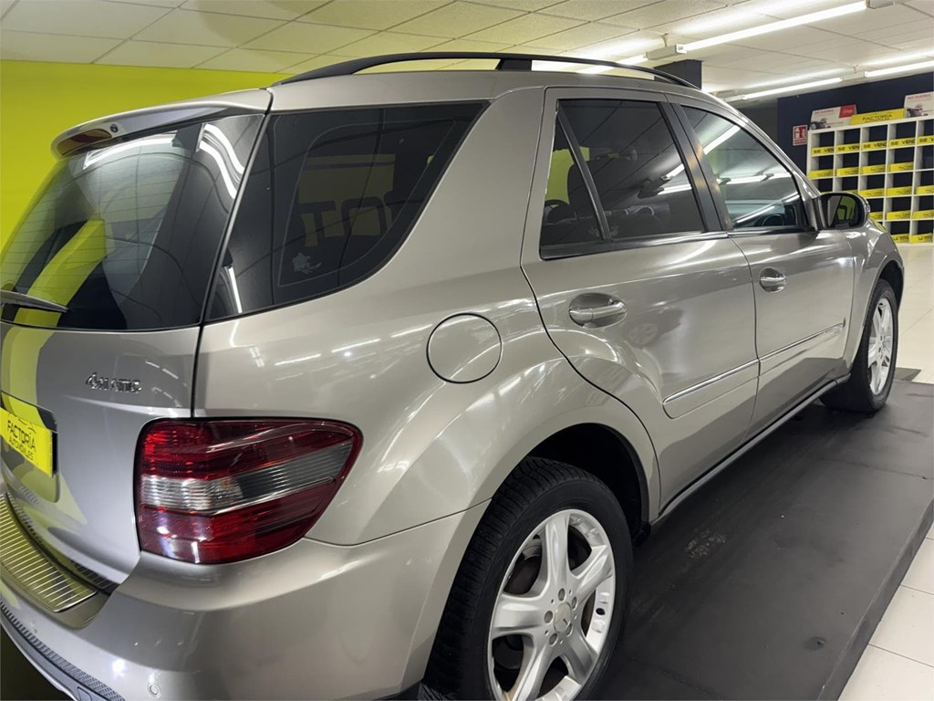 Foto 15 MERCEDES ML 320 