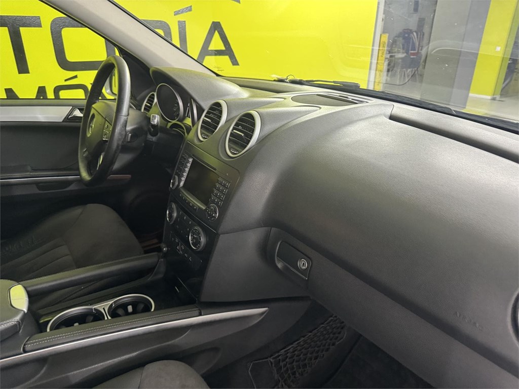 Foto 21 MERCEDES ML 320 