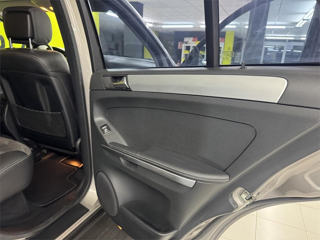 Foto 27 MERCEDES ML 320 