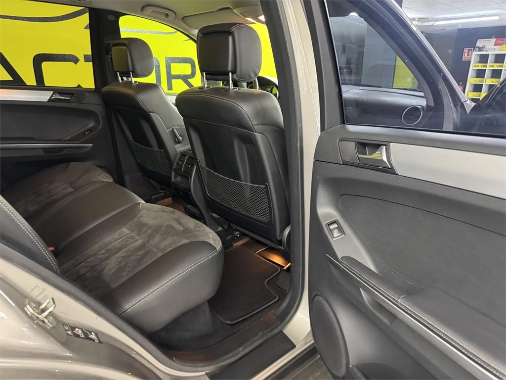 Foto 31 MERCEDES ML 320 