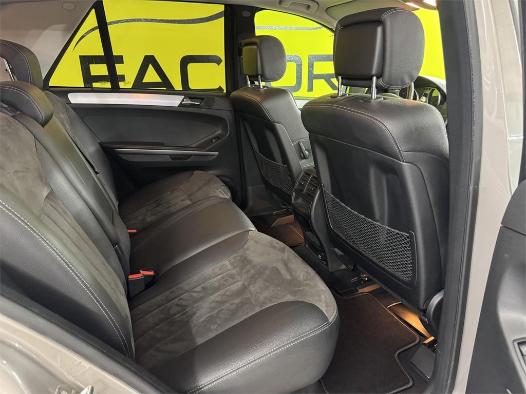 Foto 32 MERCEDES ML 320 