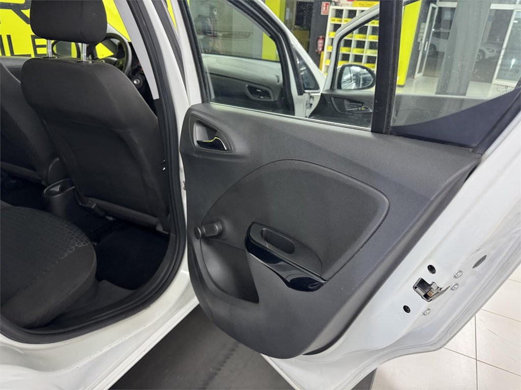 Foto 31 OPEL CORSA 