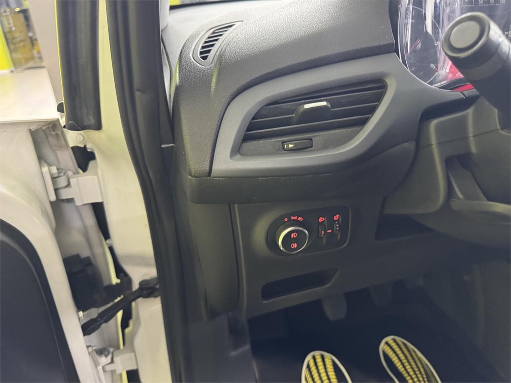 Foto 46 OPEL CORSA 