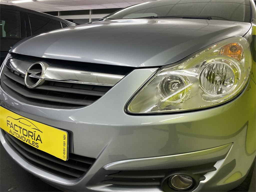 Foto 24 Opel corsa