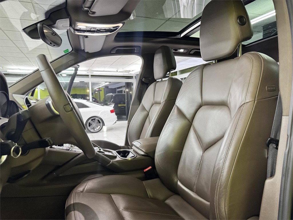 Foto 40 PORSCHE CAYENNE 