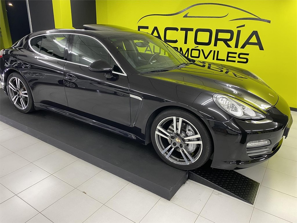 Foto 25 PORSCHE PANAMERA 