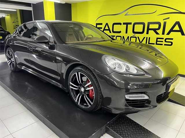 PORSCHE PANAMERA 