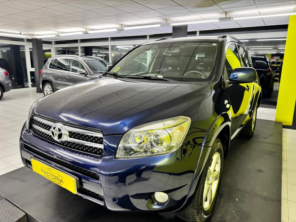 Foto 11 TOYOTA Rav4 2.2 D4D 177cv Premium