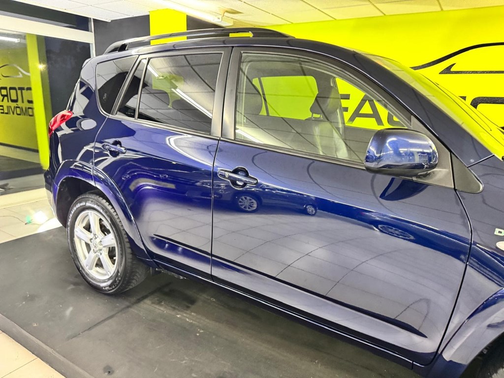 Foto 19 TOYOTA Rav4 2.2 D4D 177cv Premium