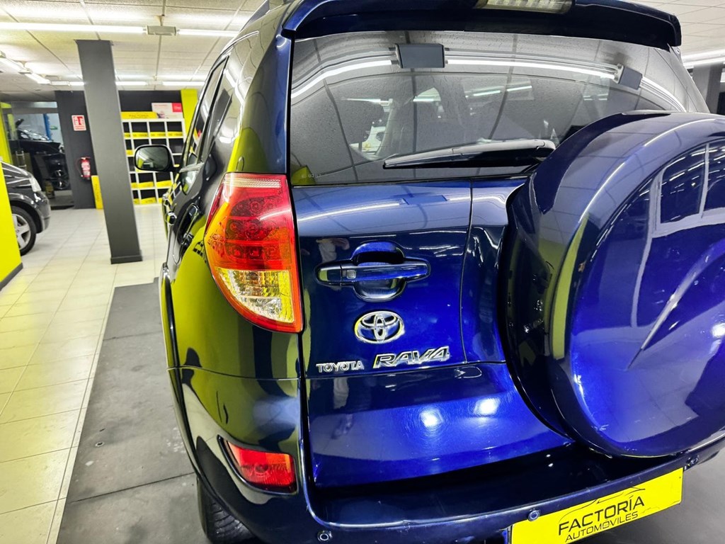 Foto 27 TOYOTA Rav4 2.2 D4D 177cv Premium