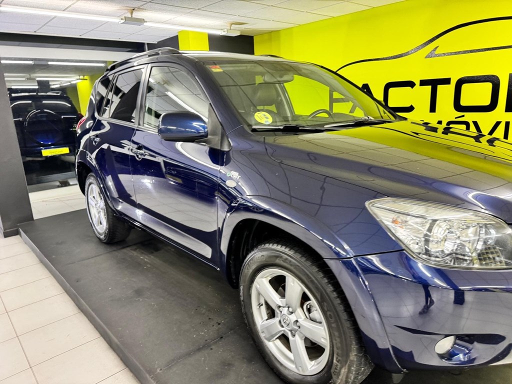 Foto 3 TOYOTA Rav4 2.2 D4D 177cv Premium