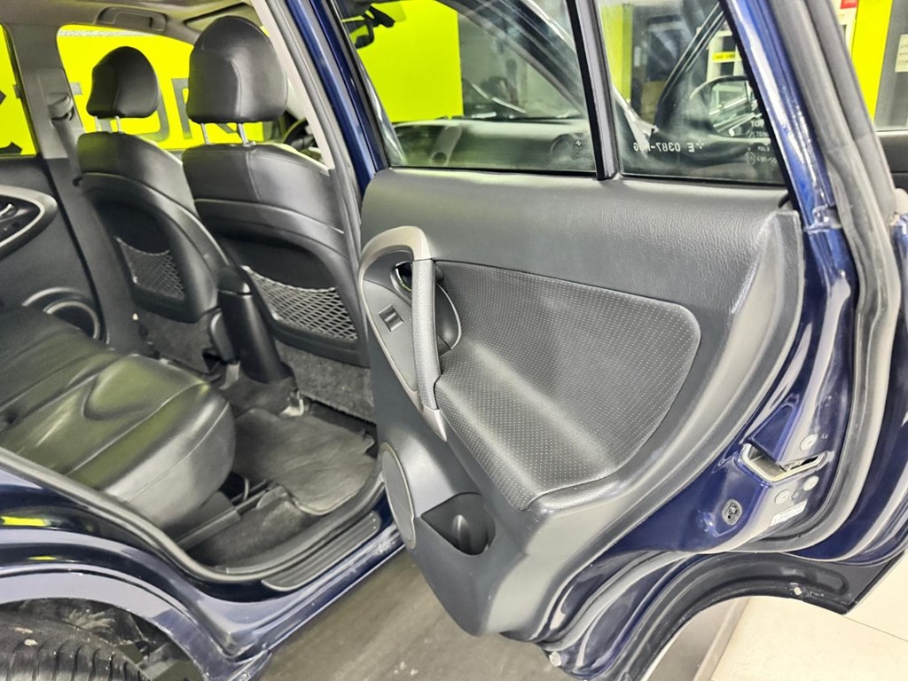 Foto 48 TOYOTA Rav4 2.2 D4D 177cv Premium