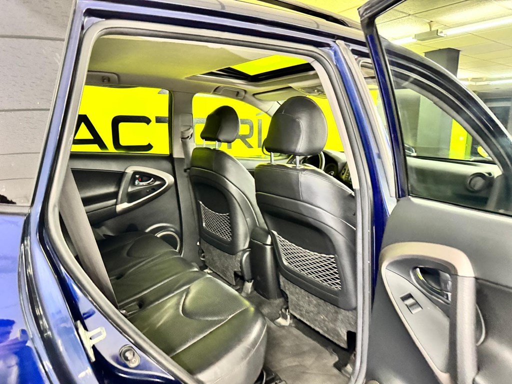 Foto 49 TOYOTA Rav4 2.2 D4D 177cv Premium