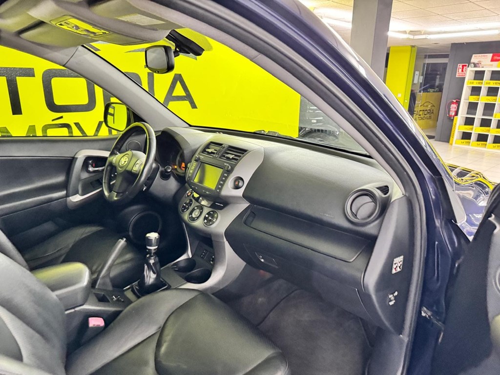 Foto 51 TOYOTA Rav4 2.2 D4D 177cv Premium