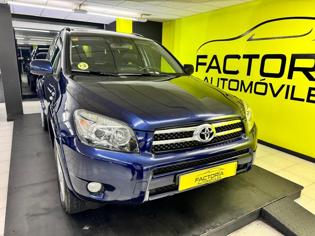 Foto 7 TOYOTA Rav4 2.2 D4D 177cv Premium