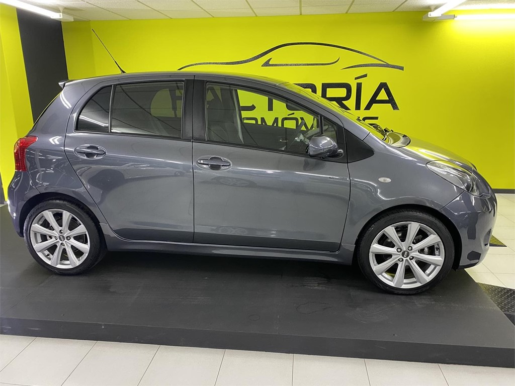 Foto 2 TOYOTA YARIS