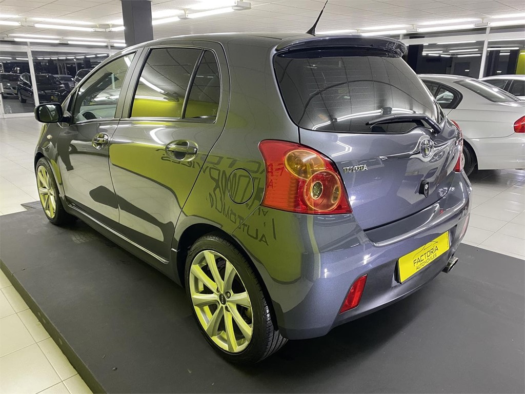 Foto 4 TOYOTA YARIS