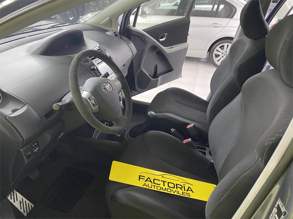 Foto 6 TOYOTA YARIS