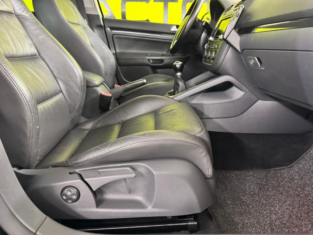 Foto 32 VOLKSWAGEN Golf 2.0 TDI 170cv GT Sport