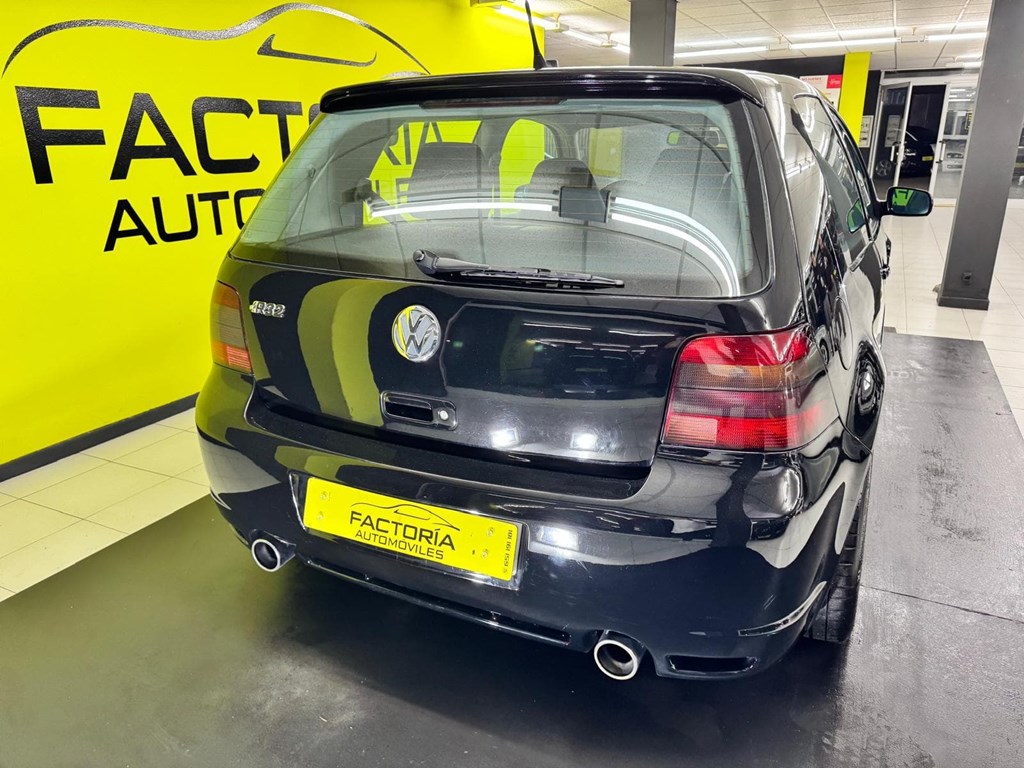 Foto 17 VOLKSWAGEN Golf 3.2 R32 4motion