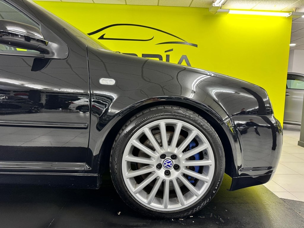 Foto 20 VOLKSWAGEN Golf 3.2 R32 4motion