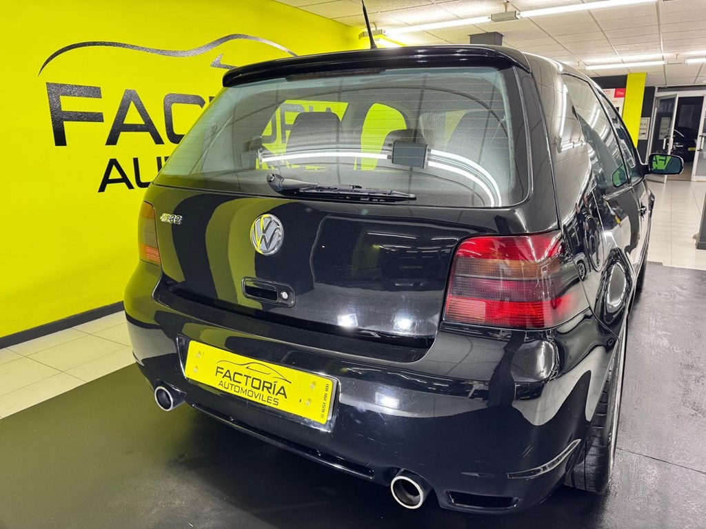 Foto 21 VOLKSWAGEN Golf 3.2 R32 4motion