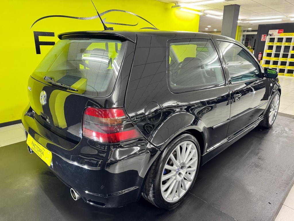 Foto 22 VOLKSWAGEN Golf 3.2 R32 4motion