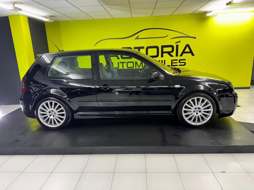 Foto 23 VOLKSWAGEN Golf 3.2 R32 4motion
