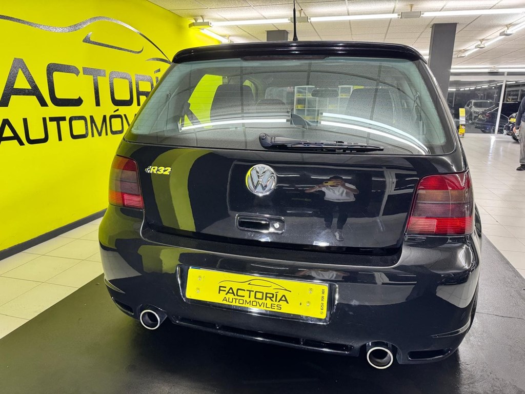 Foto 2 VOLKSWAGEN Golf 3.2 R32 4motion