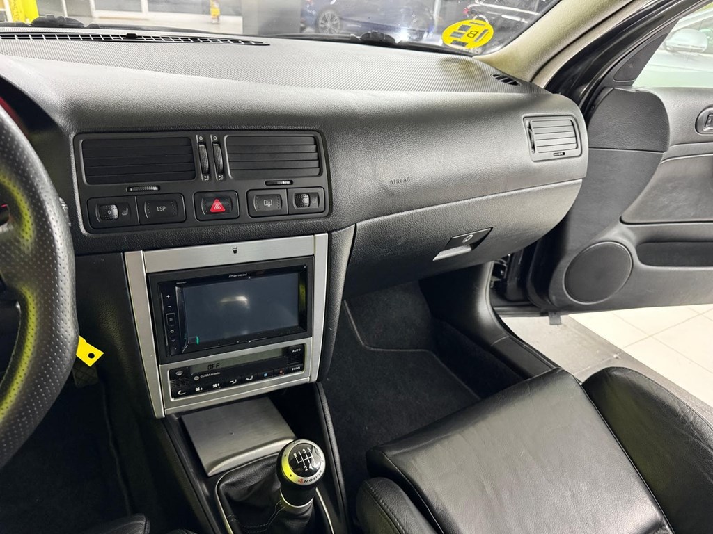 Foto 30 VOLKSWAGEN Golf 3.2 R32 4motion