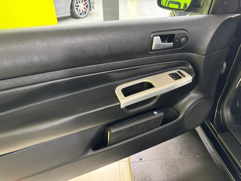 Foto 31 VOLKSWAGEN Golf 3.2 R32 4motion