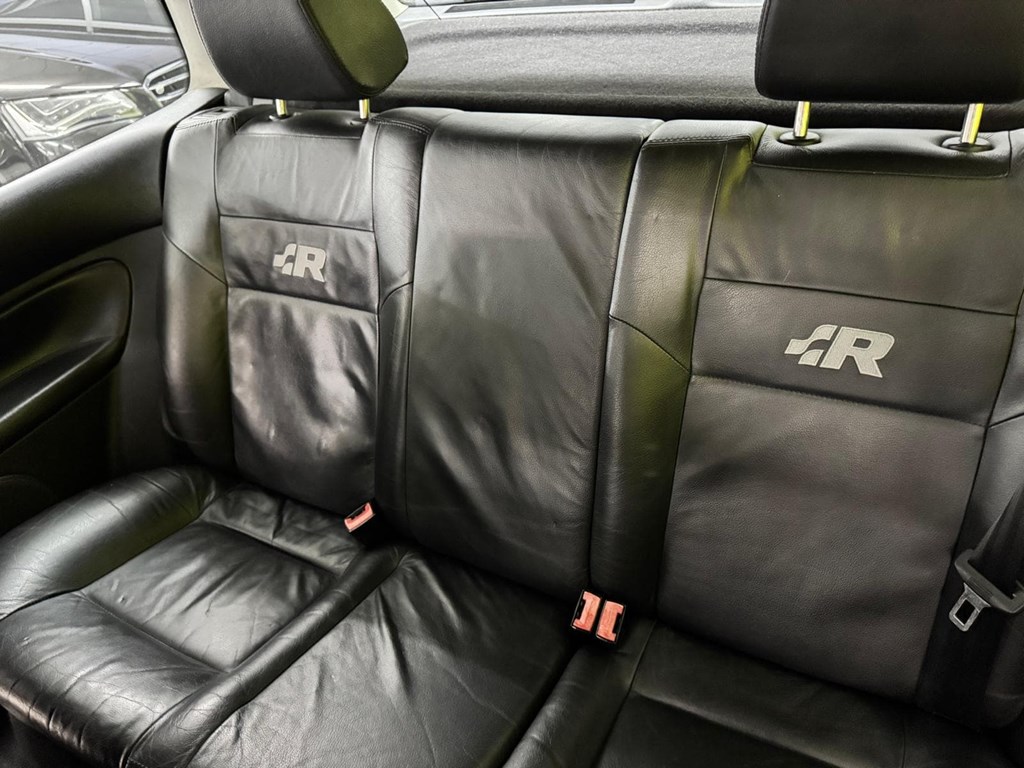 Foto 33 VOLKSWAGEN Golf 3.2 R32 4motion