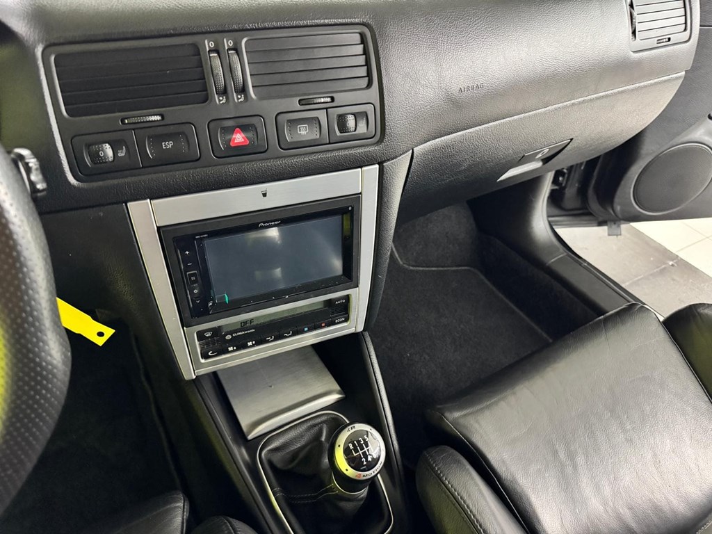 Foto 35 VOLKSWAGEN Golf 3.2 R32 4motion