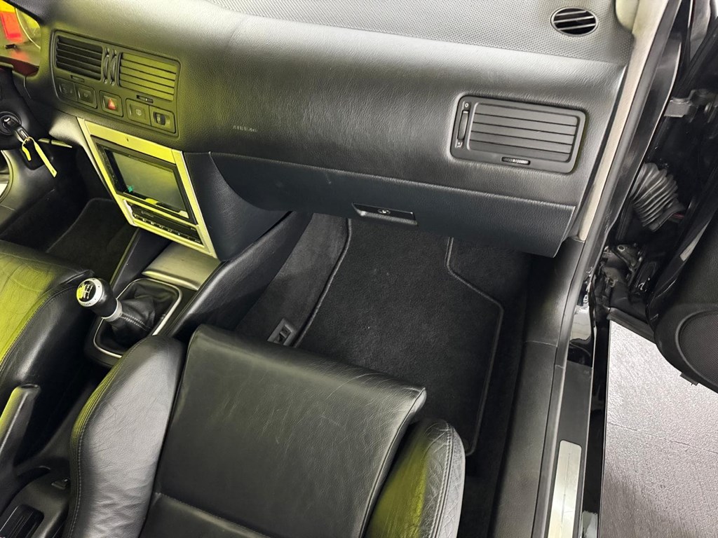 Foto 42 VOLKSWAGEN Golf 3.2 R32 4motion