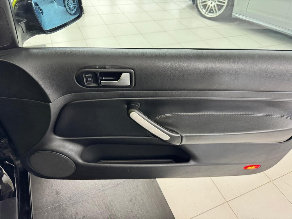 Foto 47 VOLKSWAGEN Golf 3.2 R32 4motion