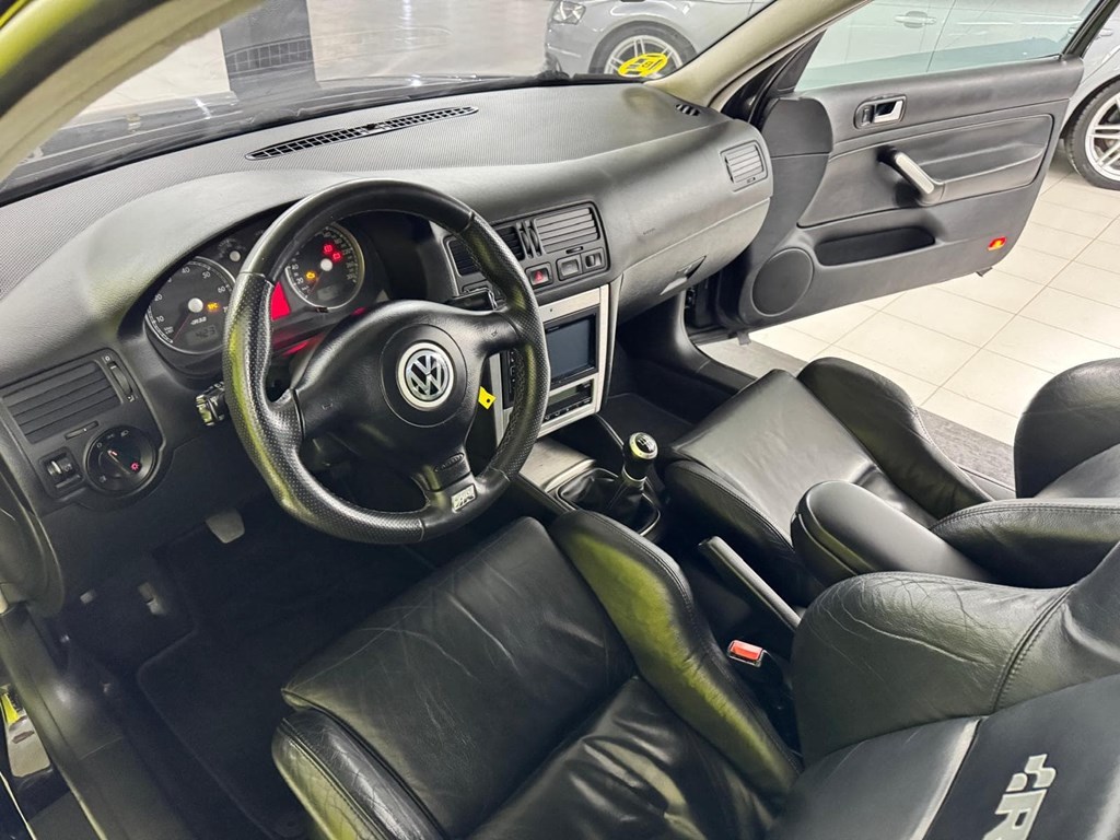 Foto 52 VOLKSWAGEN Golf 3.2 R32 4motion